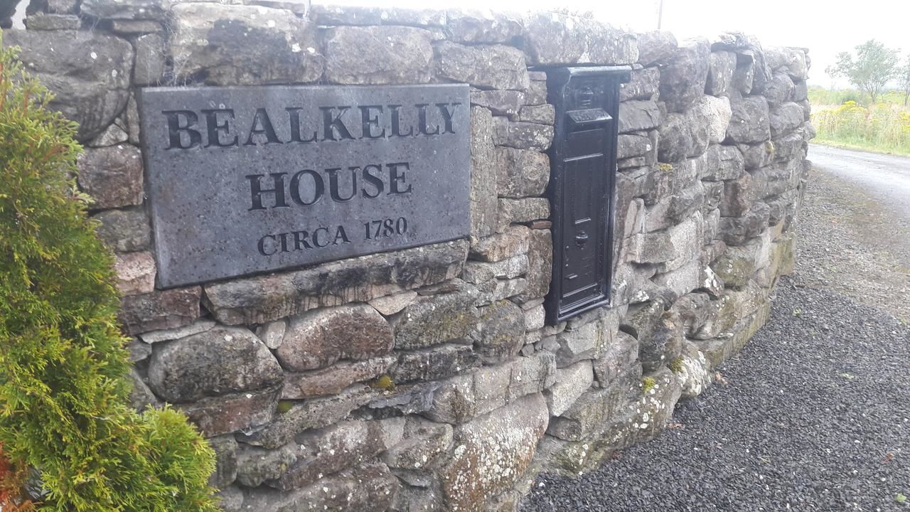Отели типа «постель и завтрак» Bealkelly Country House Киллало